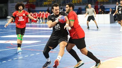 الأهلي بطلًا للسوبر المصري لكرة اليد بعد فوز مثير على سبورتنج