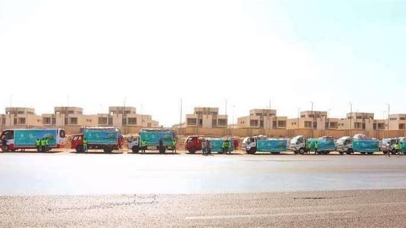 تكدث الشاحنات أمام