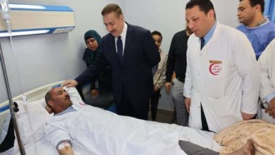 محافظ المنوفية يزور مصابي حادث طملاي (صور)