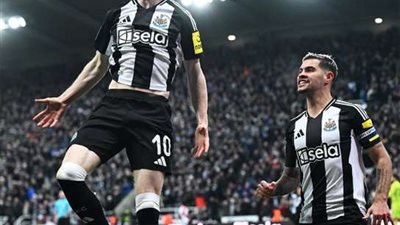 بعد 70 عامًا من الانتظار.. نيوكاسل يونايتد يُتوج بكأس كاراباو على حسا ليفربول