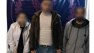 زوجة تستدرج زوجها وتحتجزه بمساعدة أشقائها لابتزازه ماليًا..أعرف القصة