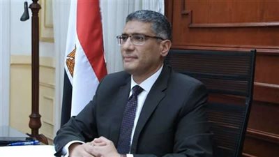 محافظ الجيزة ووزير الرياضة يشاركان أطفال 