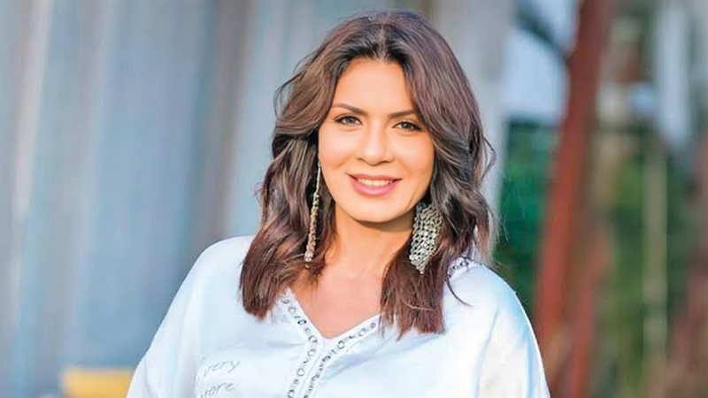 الفنانة نجلاء بدر