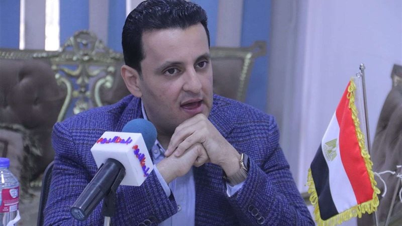 النائب أحمد سمير