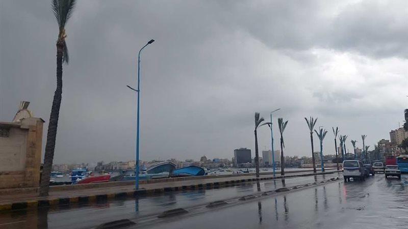 غيوم وأمطار ورياح