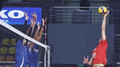 الأهلي يهزم بتروجت ويحافظ على دوري رجال الكرة الطائرة