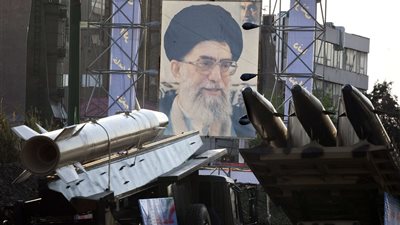 الحرس الثوري الإيراني: إذا تورَّط العدو في عمل أحمق سنرسله إلى قاع جهنم