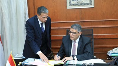 النجار يطلع على استعدادات محافظة الجيزة لاستقبال عيد الفطر المبارك