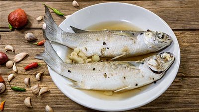 تعرف على العلامات الفارقة بين الفسيخ السليم والفاسد