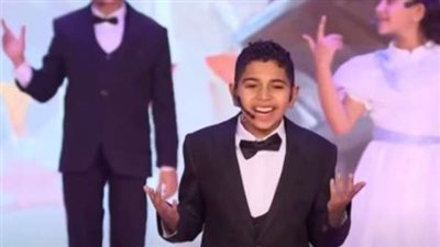 الرئيس السيسي يستمتع بأداء الأطفال في احتفالية عيد الفطر