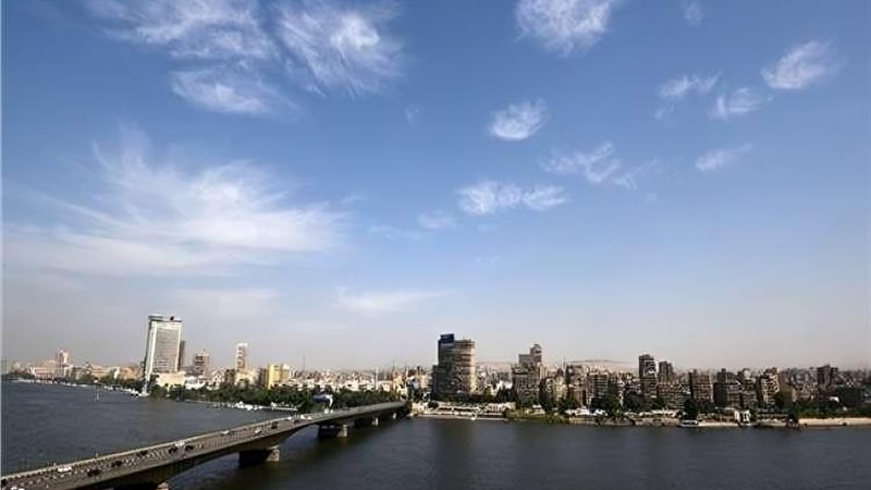 طقس حار ورياح مثيرة