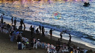 الإسكندرية تستقبل ثاني أيام العيد بأجواء معتدلة ورياح مثيرة للرمال