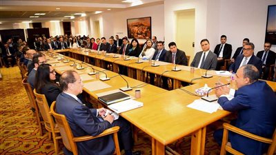 وزير الخارجية يلتقي بالدبلوماسيين الشباب لبحث أولويات المرحلة المقبلة