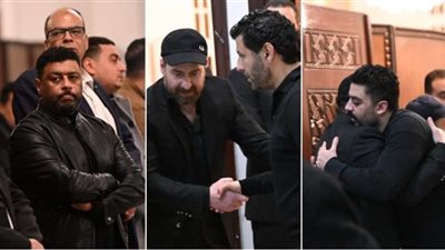 سلاف فواخرجي تقدم واجب العزاء في زوجة الفنان نضال الشافعي