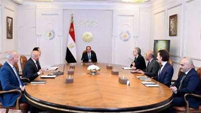 الرئيس السيسي يؤكد على ضرورة الإسراع في تنفيذ مشروعات تطوير النقل وتوطين الصناعة