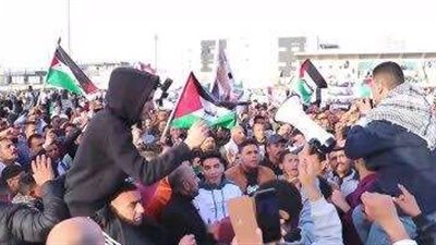 رفضًا للتهجير ودعمًا للقضية الفلسطينية.. آلاف المصريين يحتشدون بطريق السويس