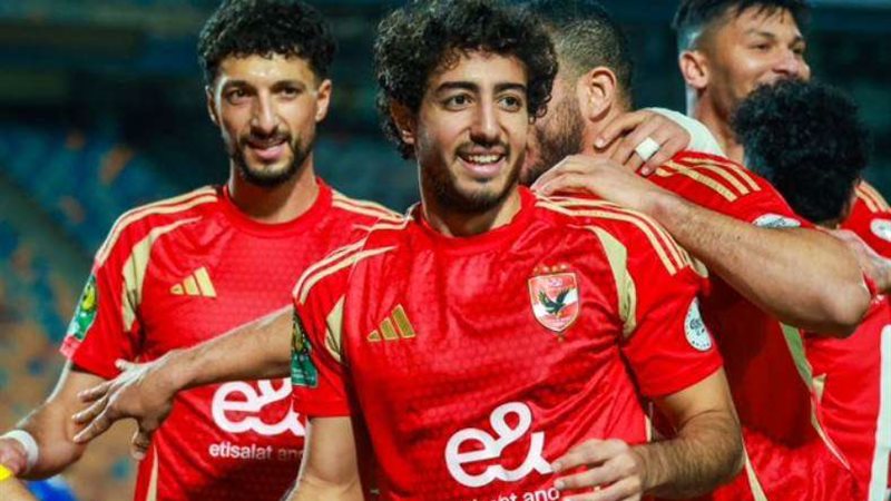 لاعبو الأهلي في مباراة