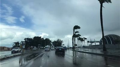 طقس متقلب يضرب مصر اليوم الأربعاء.. وانذارات بحرية بارتفاع الأمواج