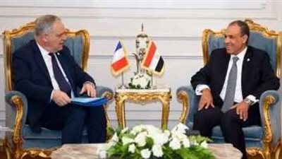وزير الخارجية يستقبل وزير الدولة بالداخلية الفرنسية على هامش المؤتمر الوزارى لعملية الخرطوم