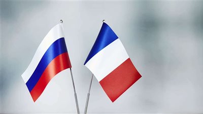 بعد احتجاز دبلوماسية روسية بالمطار.. روسيا تستدعي السفير الفرنسي وتتوعد بمحاسبة باريس