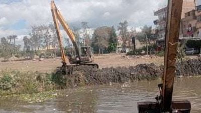 محافظ كفر الشيخ يشرف على تطهير ترعة القضابة في فوه لتعزيز منظومة الري الزراعي