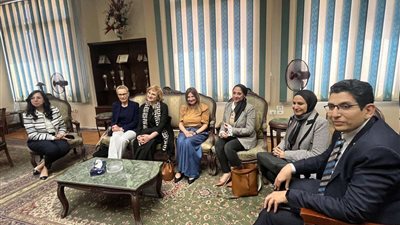 مجال مستحضرات التجميل.. صيدلة عين شمس تبحث مع وفد من جامعة نيسا البولندية