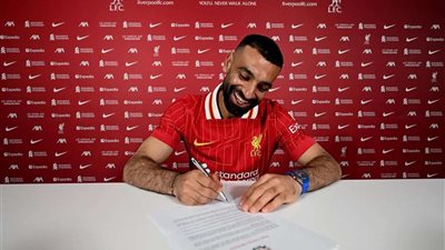 الملك المصري الأعلى أجراً في تاريخ النادي.. كم راتب محمد صلاح بعد تجديد عقده مع ليفربول الإنجليزي؟