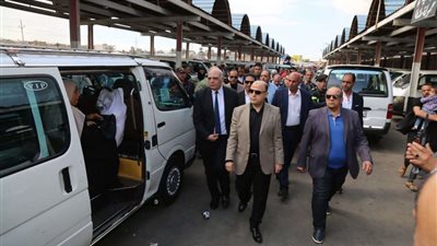 خلال تفقده مواقف السيارات.. محافظ كفر الشيخ: إجراءات رادعة لمن يستغل المواطنين