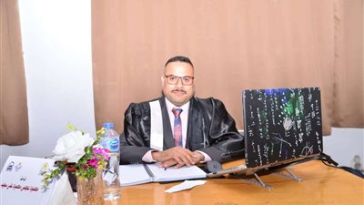 الباحث محمود عجمي يحصل على الماجستير بتقدير امتياز في التربية من جامعة أسيوط