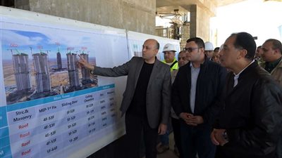 جولة لرئيس الوزراء داخل مشروع الأبراج الجديدة في مدينة العلمين