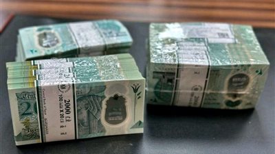 هل سيتم وقف طباعة العملات البلاستيكية في مصر؟.. المركزي يجسم الجدل