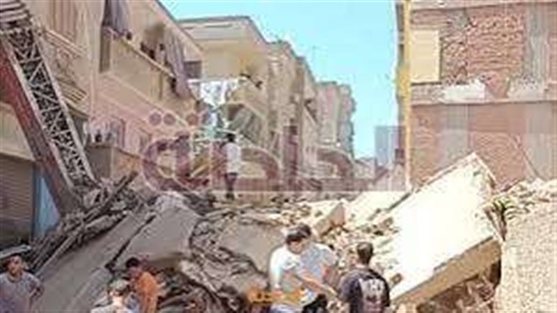 انهيار عقار