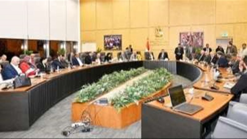 وزير الإسكان والمرافق