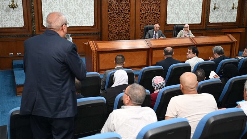 لقاء وزير الصناعة