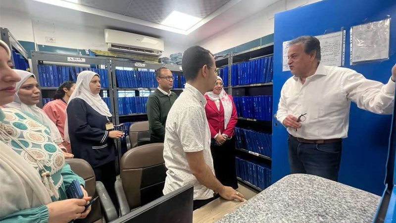 جولة وزير الصحة بأسيوط