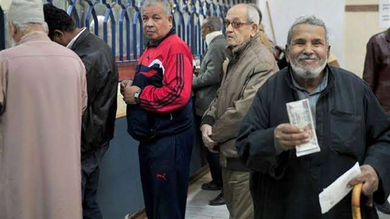 موعد صرف معاشات شهر