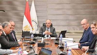 وزير الري يلتقي نائب رئيس البنك الأوروبي لتعزيز التعاون في قطاع المياه