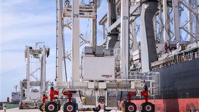 ميناء دمياط يستقبل 10 أوناش ساحة جديدة استعدادًا لتشغيل محطة 