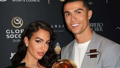 جورجينا رودريجيز حبيبة كريستيانو رونالدو تثير الجدل بوشم عربي جديد.. ماذا كتبت على يدها؟