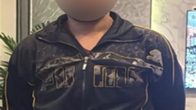 ضبط صاحب صفحة وهمية يروج لبيع أسلحة للنصب على المواطنين بالإسكندرية .. صور