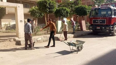 سكرتير الوحدة المحلية بمدينة طهطا يقود حملات نظافة مكثفة بمحيط الكنائس