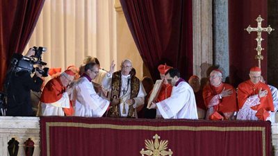 بعد وفاة البابا فرانسيس.. كيف يتم نقل البابوية في الفاتيكان؟