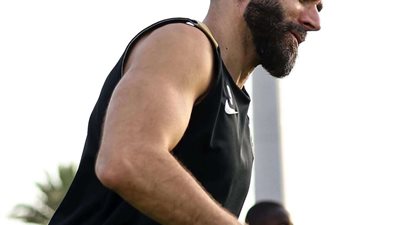 بنزيما يقود هجوم الاتحاد أمام الاتفاق في دوري روشن