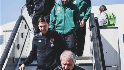 كولر يحذر اللاعبين من إضاعة الفرص السهلة أمام صن دونز