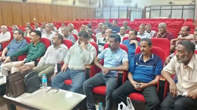 مدير تعليم أسيوط يعقد اجتماعا تنسيقيا لاستمرار تنفيذ مبادرة تدوير الرواكد