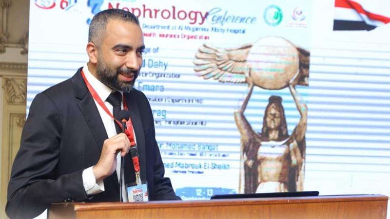 الدكتور أحمد مبروك