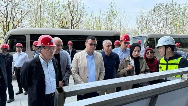 وزير الإسكان