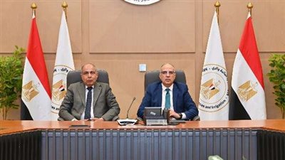 وزير الري ومحافظ المنيا يبحثان تعزيز التعاون في حماية نهر النيل
