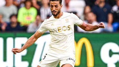 في الدقيقة 66.. محمد عبدالمنعم يترك الملعب على النقالة أمام عمالقة باريس