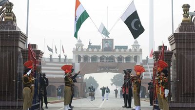 بعد ساعات من حادث كشمير.. الهند تعلن طرد دبلوماسيين باكستانيين